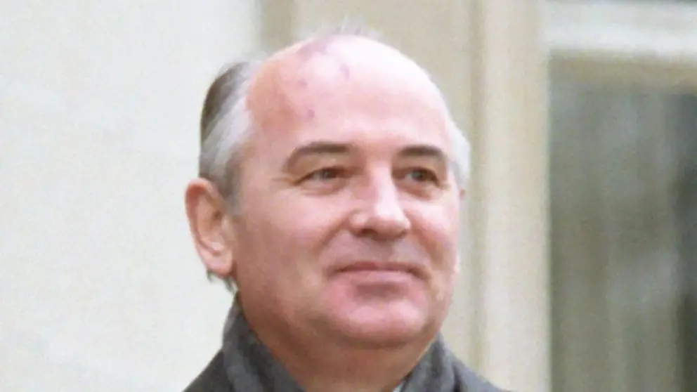 11/19/1985 Mikhail Gorbachev at Villa Fleur d'Eau during their first meeting a the Geneval Summit
