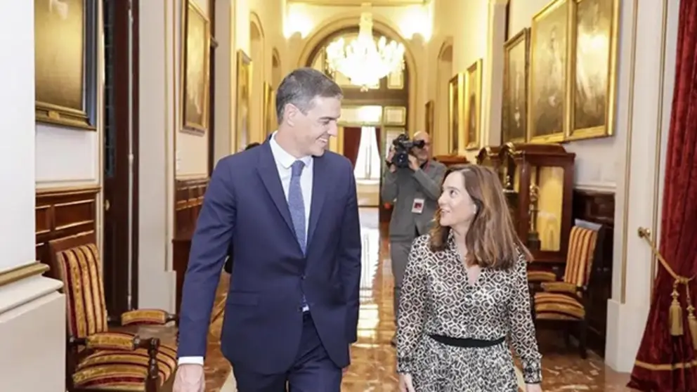 In&eacute;s Rey con Pedro S&aacute;nchez