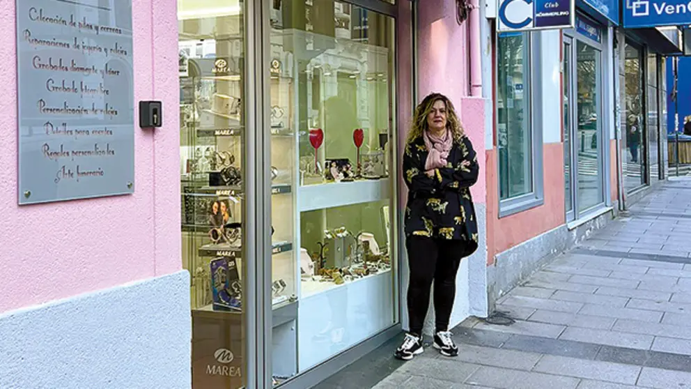 Marta  en la fachada