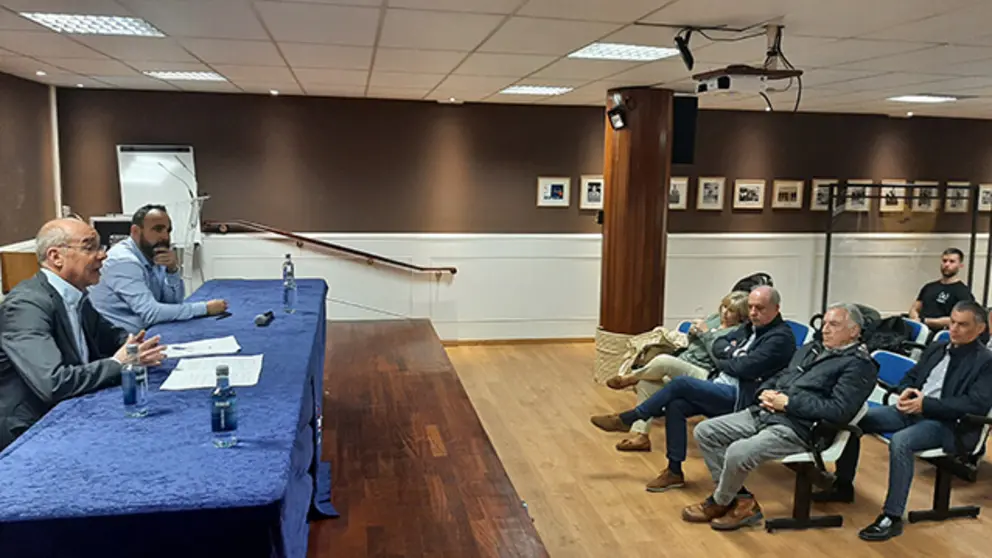 Jorquera encontro co tecido deportivo da cidade