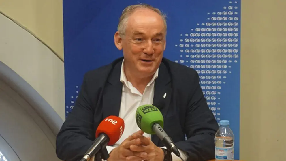 Miguel Lorenzo en la rueda de prensa