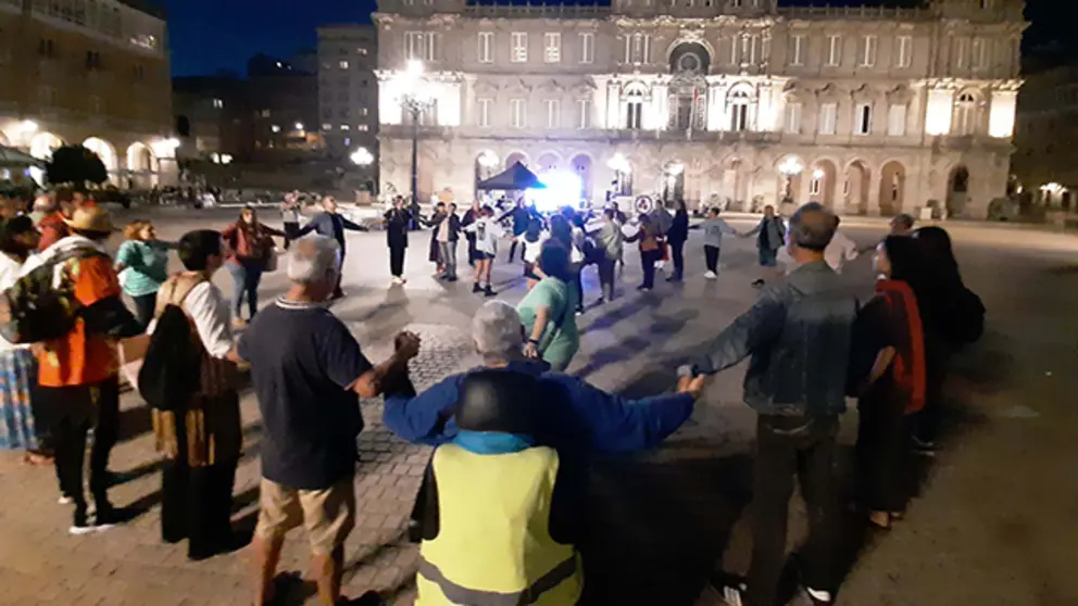S&iacute;mbolo humano de la paz
