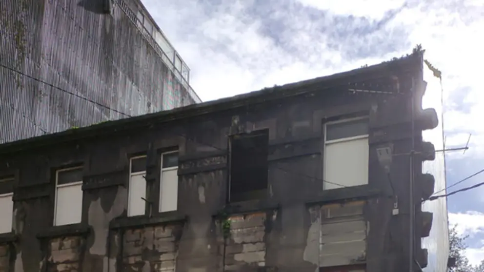 Edificio abandonado port