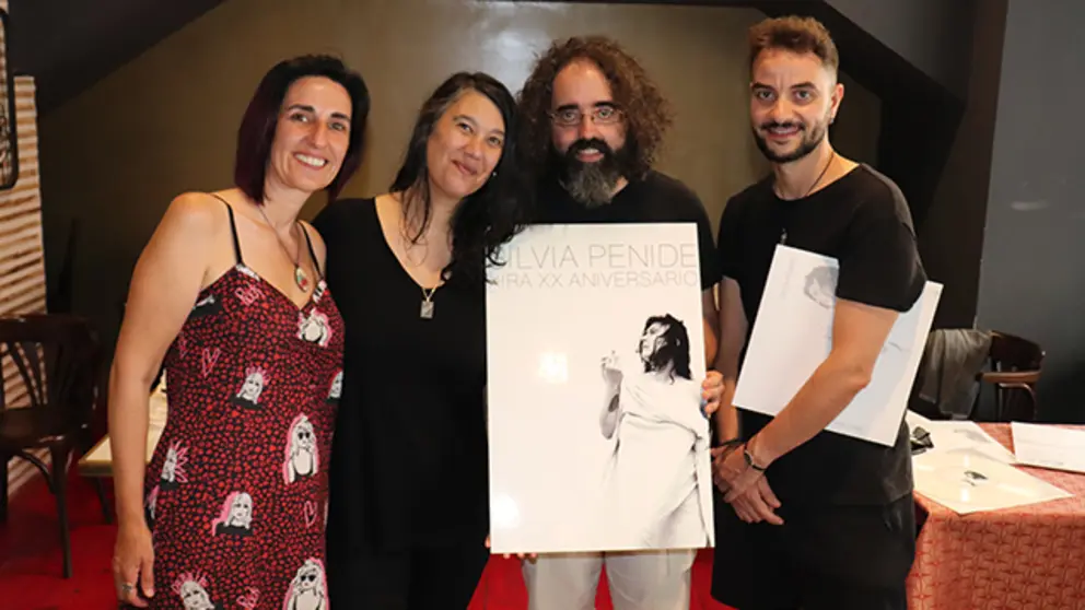 Silvia Penide con su equipo