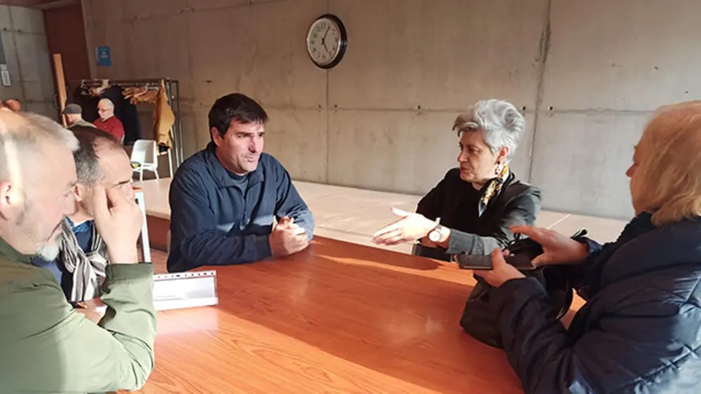 Reuni&oacute;n Mercedes Queixas veci&ntilde;anza dos Mallos