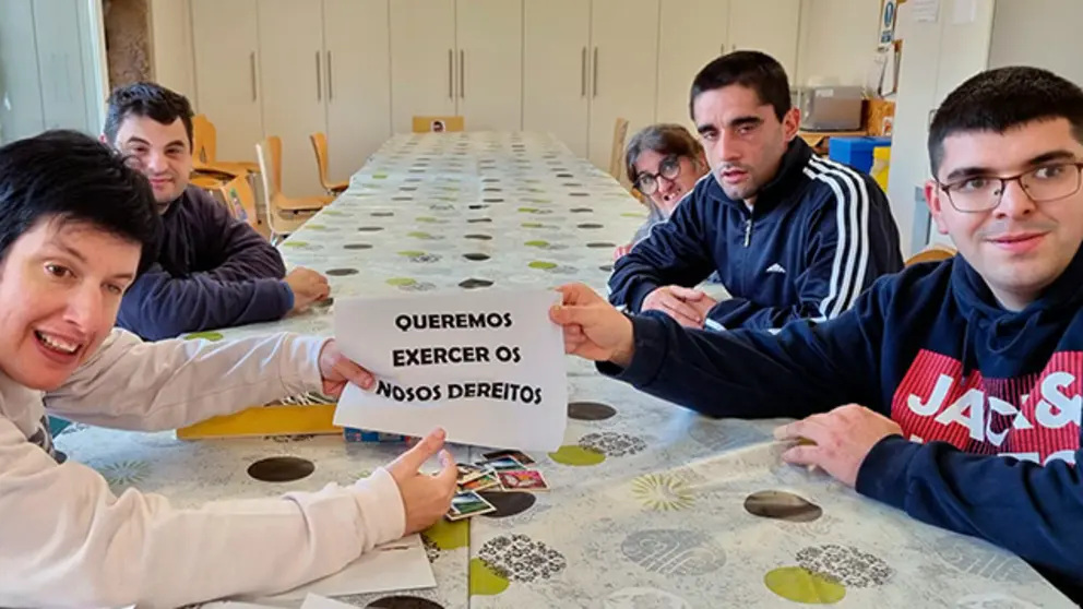 HNQLroStEF-persoas-con-discapacidade-usuraias-centro-medelo-cogami-2