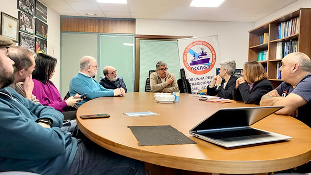 Reuni&oacute;n candidatas BNG coa Asociaci&oacute;n de Armadores de Cerco de Galiza, en Sada 2