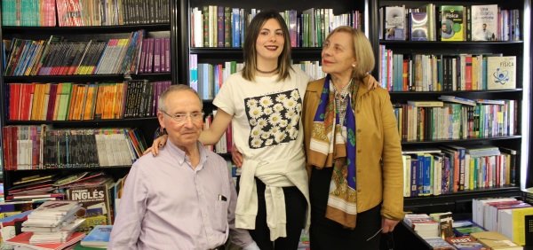 Manuel e Consuelo con María a súa neta