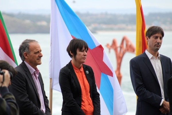 Ana Pontón entre os representantes de EH-Bildu e ERC