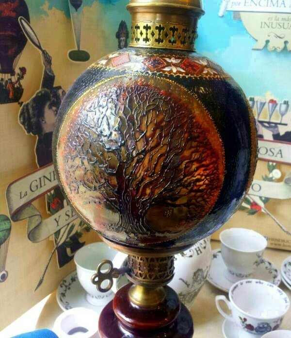 Lámpara de cristal decorado, de Xulia Weinberg