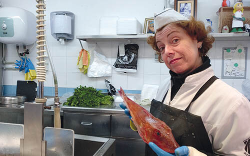 María, de la pescadería María Lebedinsky, en el Mercado das Conchiñas