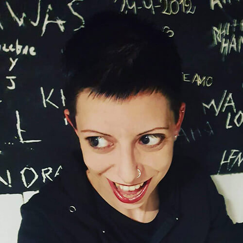 Sara M Bernard, combate poético